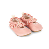 Konges Sloejd :: 키티 프릴 수영화 파우더 핑크 